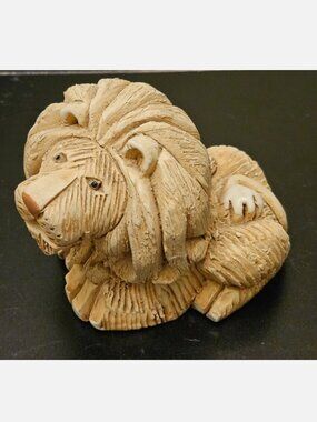 Vintage 1970's Artesania Rinconado Hand Carved Lion 3"